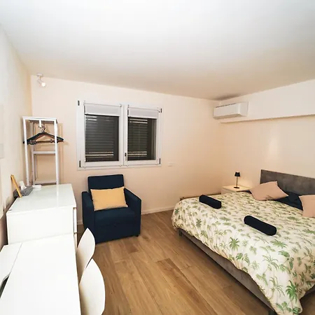 Lo Stagnone Beachfront Kailani Apartment